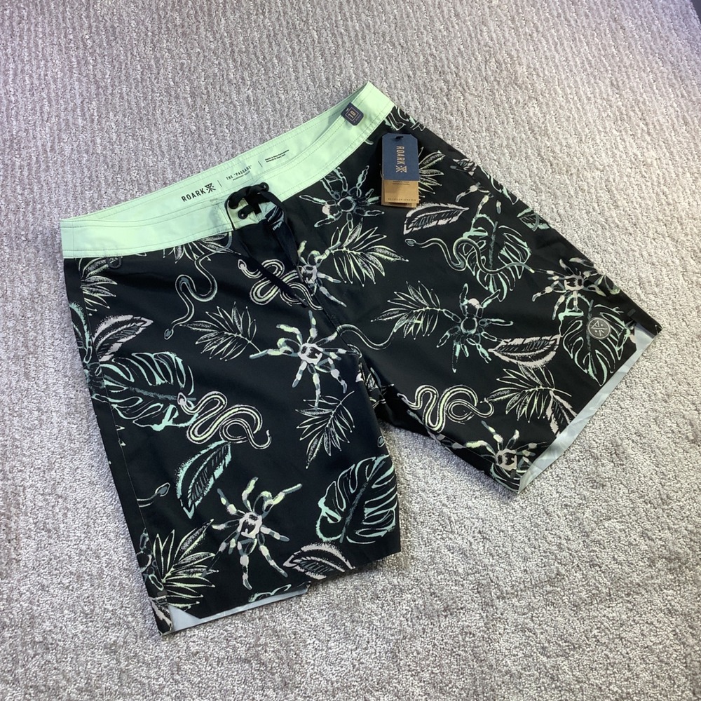 Roark Mens Passage Primo Tropakill Board Shorts Black Green RB401 Size 33 NWT